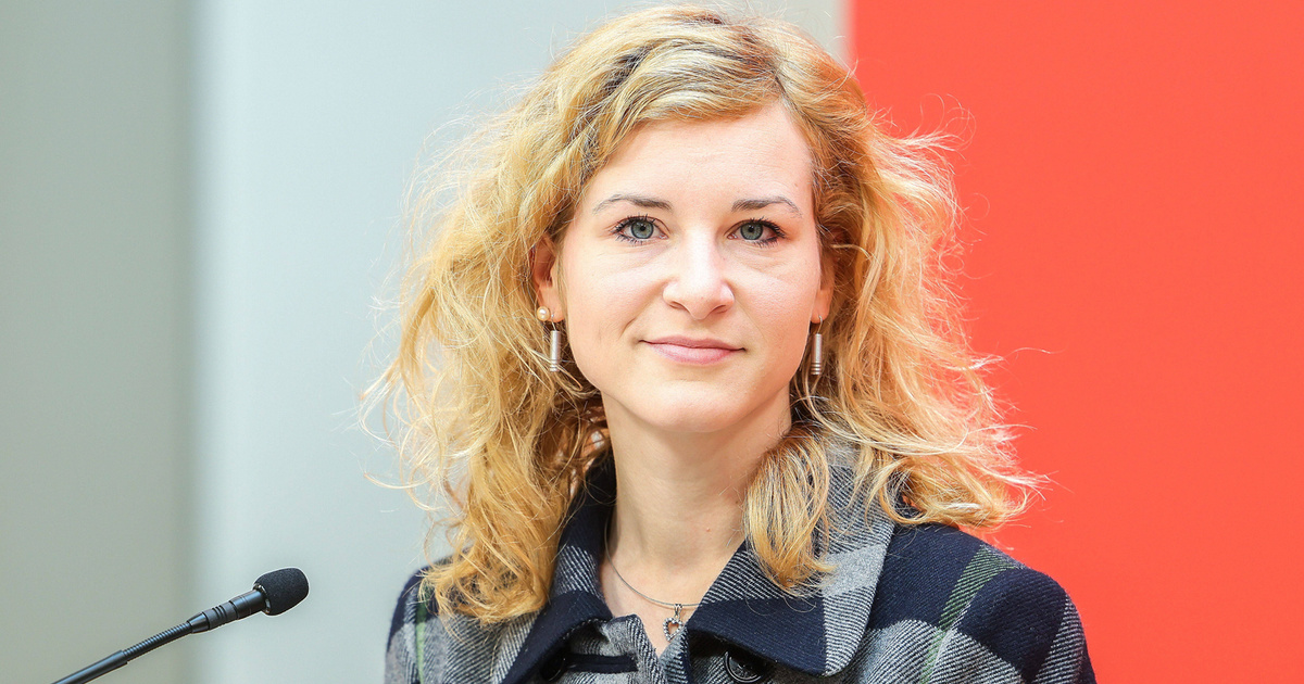 Austria's Women's Minister Eva-Maria Holzleitner: Is She Single?